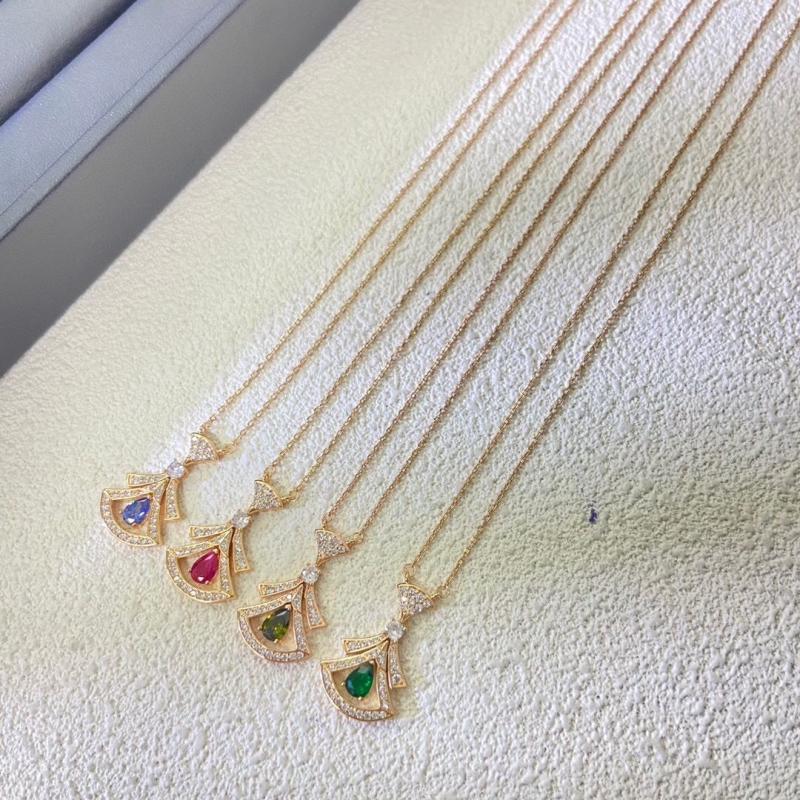 Bv1g*ai necklaces